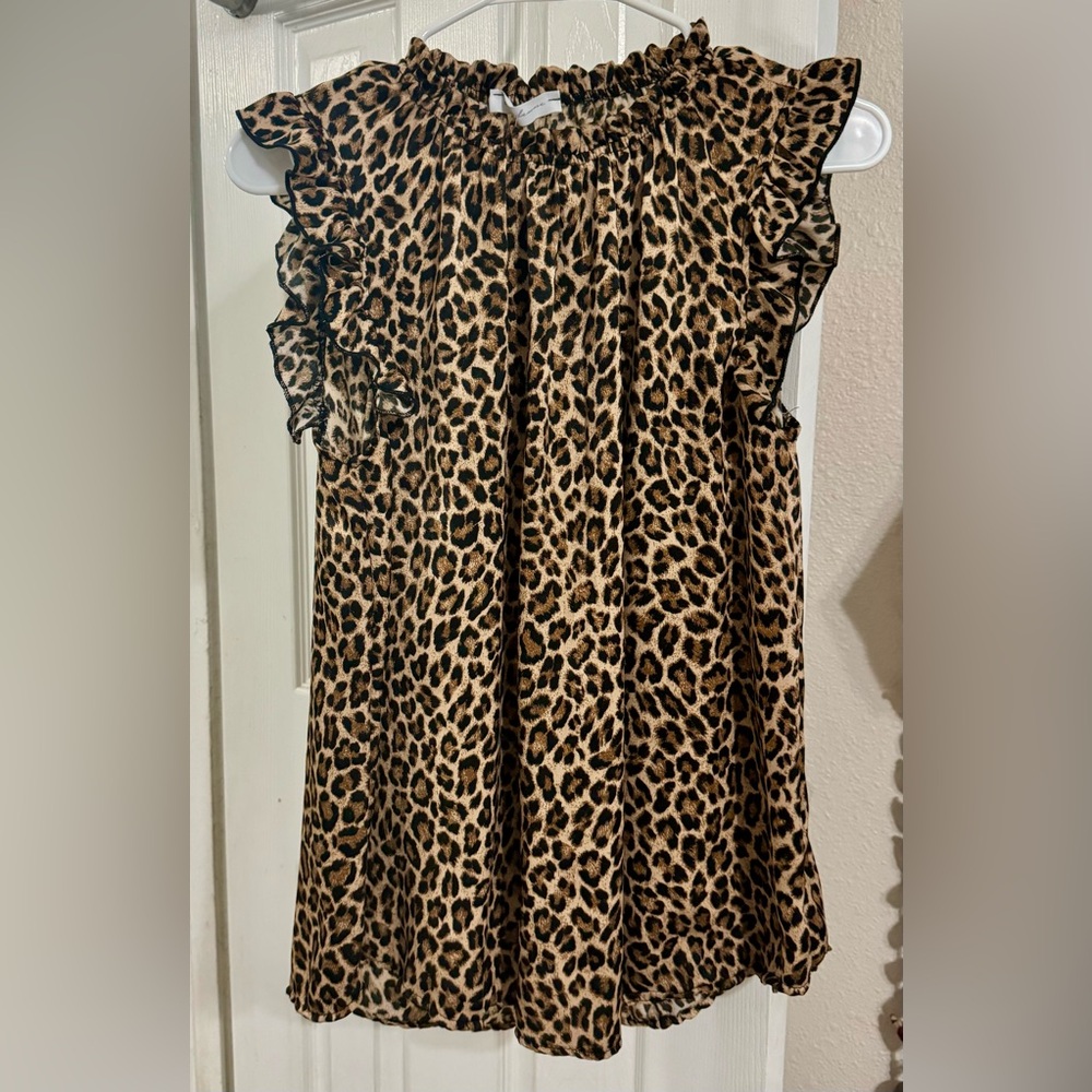 Women’s medium blouse